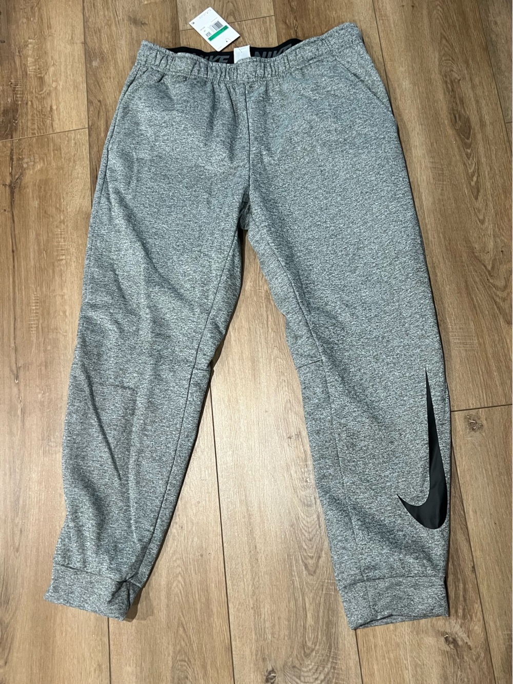 Nike Men’s XL Gray Jogger Sweatpants with Black Swoosh NWT Therma-Fit